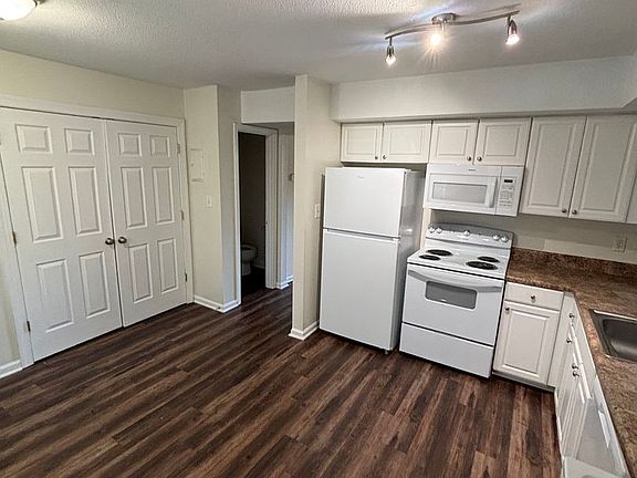 5th image of 200 Buck Jones Rd APT 10