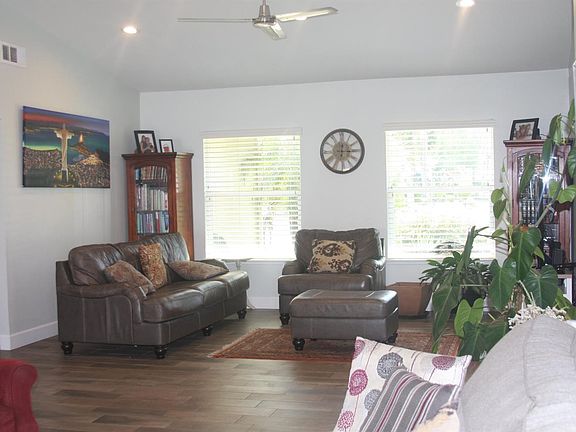 5th image of 1050 W La Vida Ave