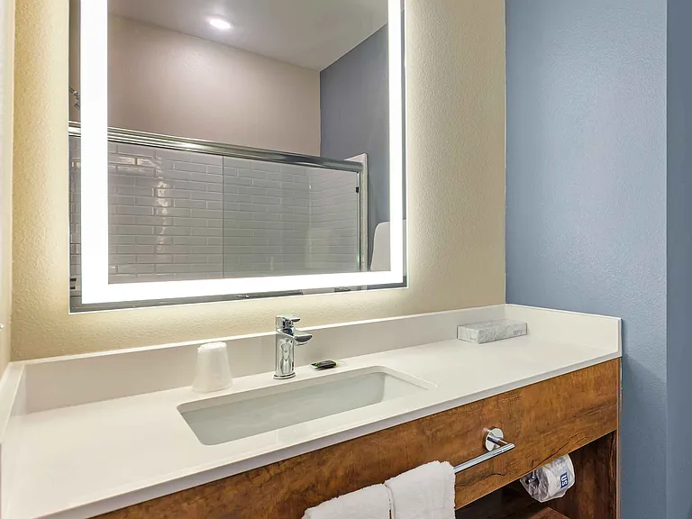 Studio Suite - 1 Queen Bed