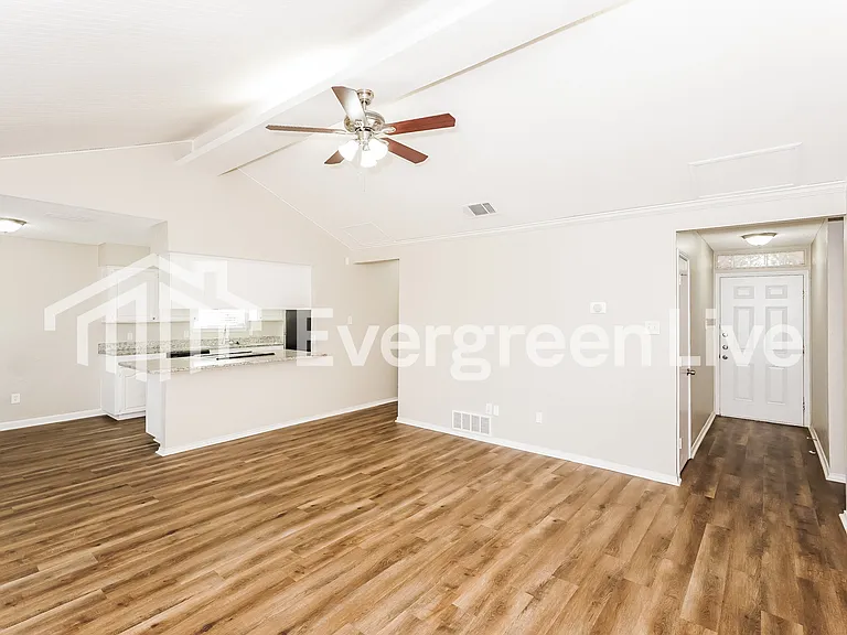 5705 Cedar Ridge Dr — Photo 5