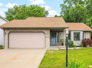 2321 W Pintura Ct, Peoria, IL 61614