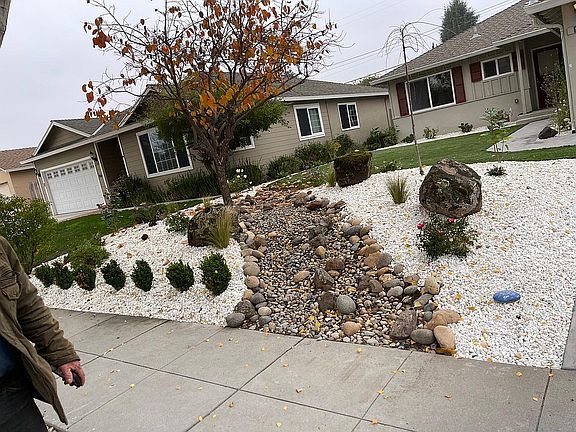 3rd image of 1072 W McKinley Ave