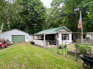 8816 S Willow Ln, Sault Sainte Marie, MI 49783