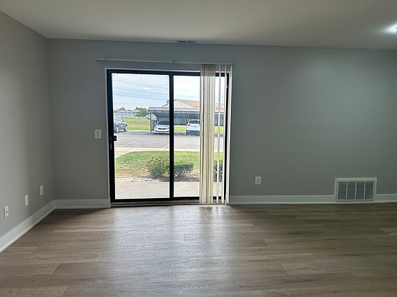 3rd image of 15122 Seagull Dr