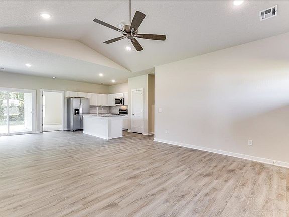 4th image of 1783 W Redbud Ln
