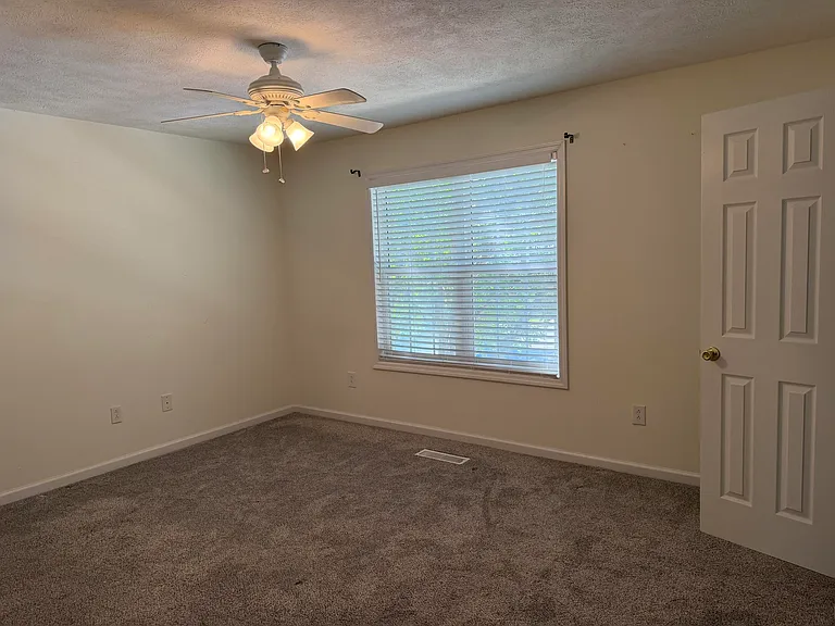 640 Date Palm Cir — Photo 13