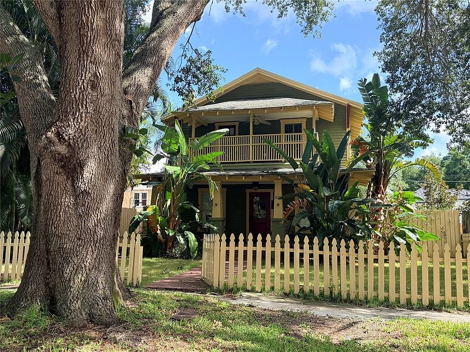 1st image of 229 10TH AVENUE N