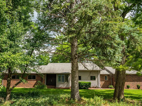 6470 Golfview Dr, Bloomfield Hills, MI 48301