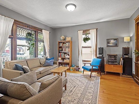 4th image of 2220 11th Ave S Unit 1
