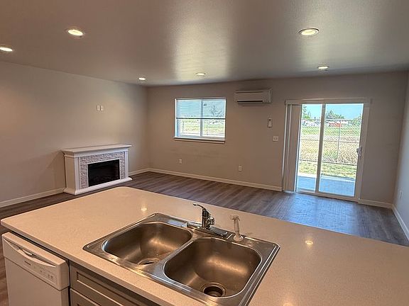 5th image of 5305 Smitten St #2