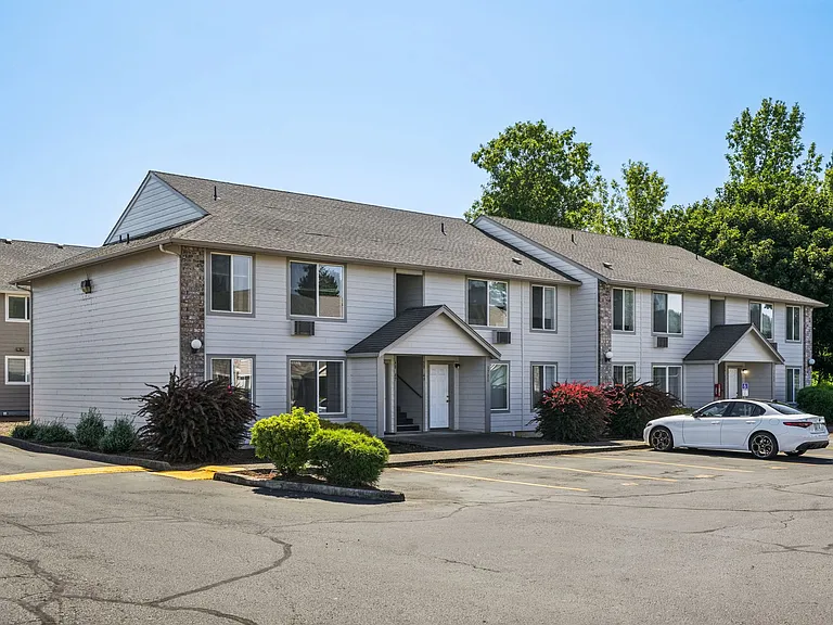 Madras Apartments — Photo 10
