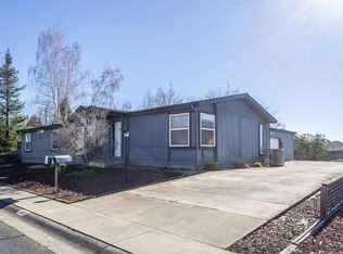 128 Osprey Dr, Eagle Pt, OR 97524