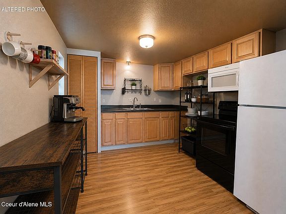5th image of 706 B St