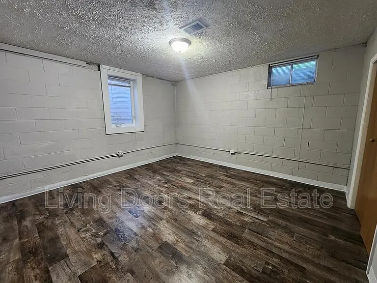 3701 Lewis Ave — Photo 23