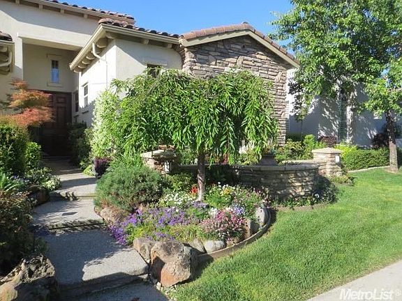 2nd image of 2528 Heritage Park Ln