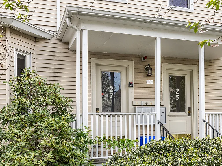 27 Prescott St #1 — Photo 13