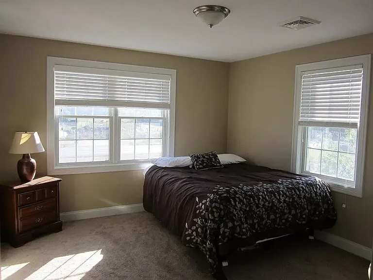 105 Roosevelt St — Photo 10
