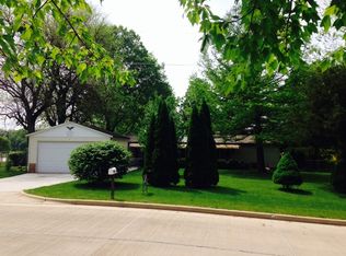 701 S McDougal Rd, Mahomet, IL 61853