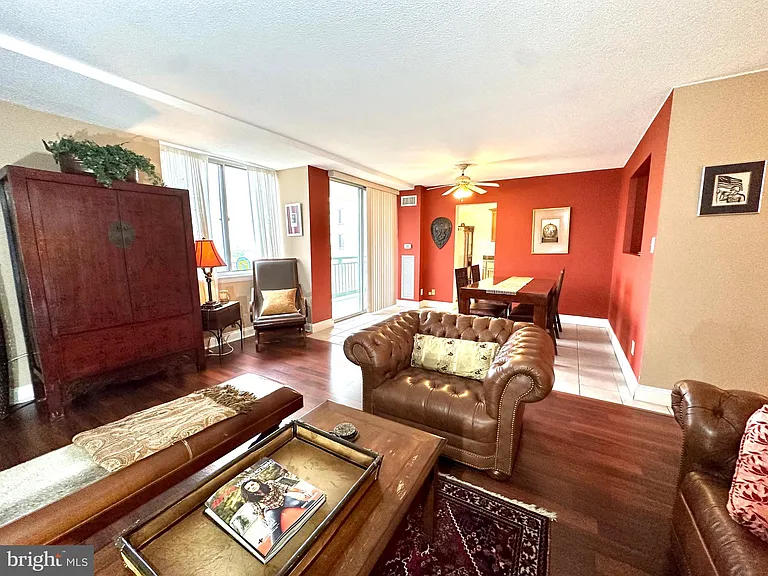 501 Slaters Ln #902 — Photo 39