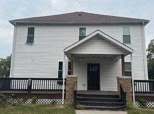411 Benton St, Mount Olive, IL 62069