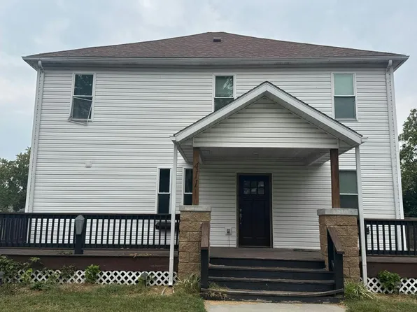 411 Benton St, Mount Olive, IL 62069