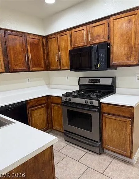 2121 Chertsey Dr #D — Photo 18