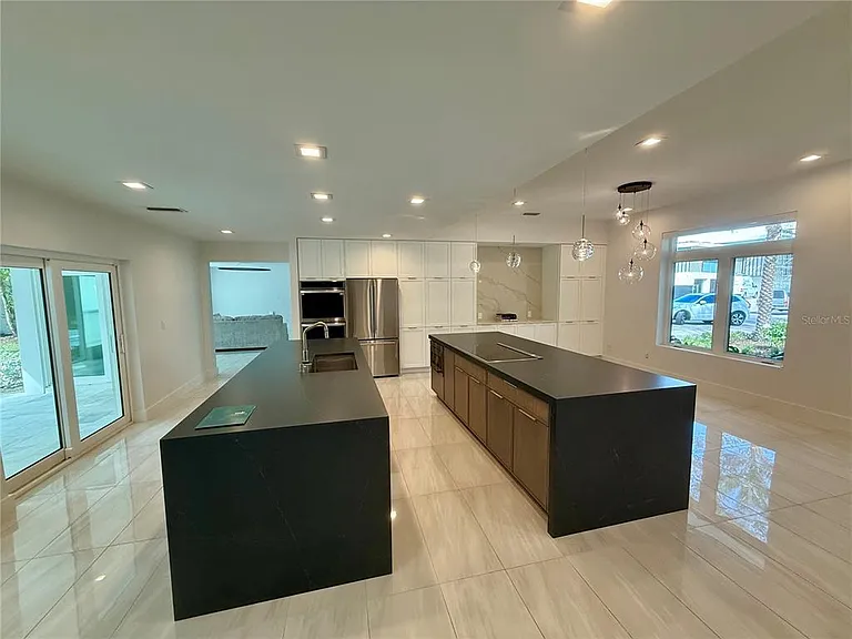 1359 Harbor Dr — Photo 10