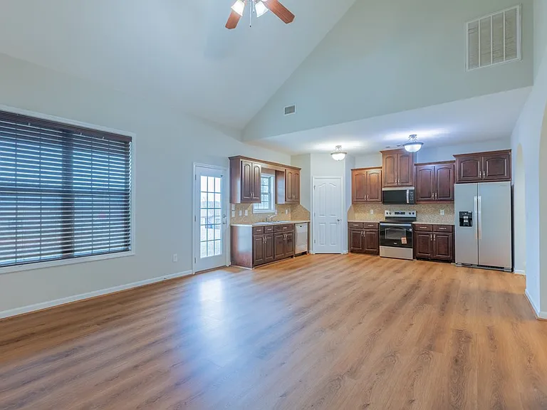 4525 Village Ct — Photo 10