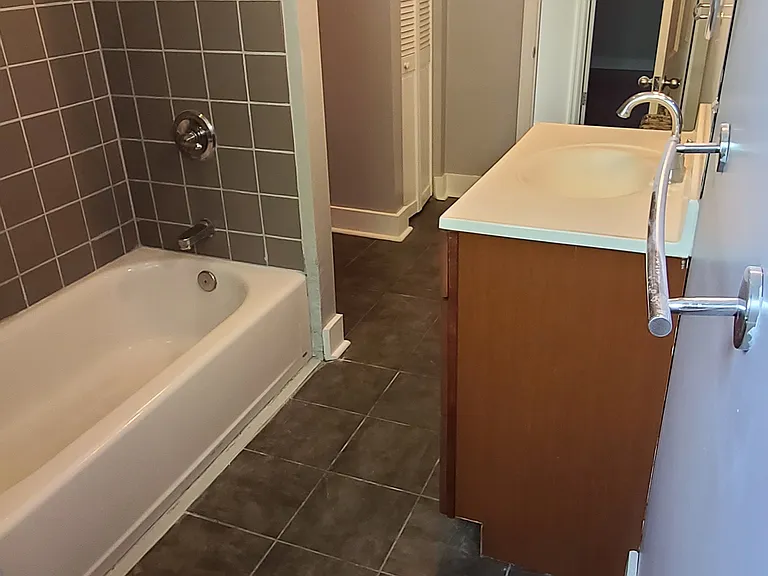 5827 Holden St #3 — Photo 12