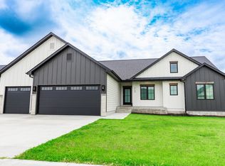 5109 Meadow Ridge Pl, Columbus, NE 68601