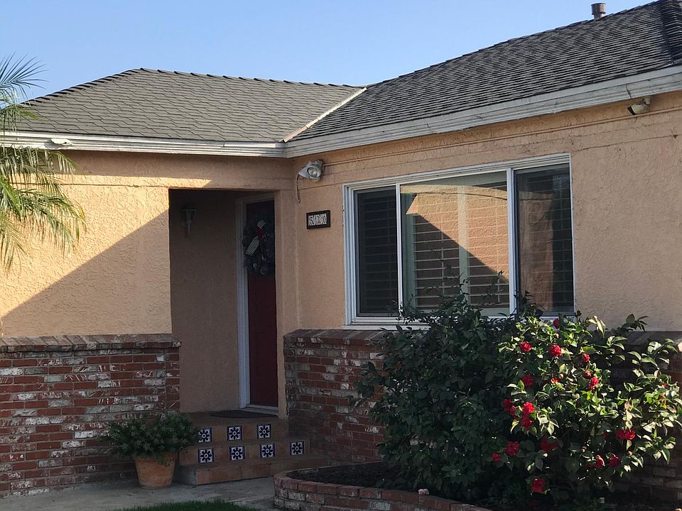 1st image of 530 W 37th St