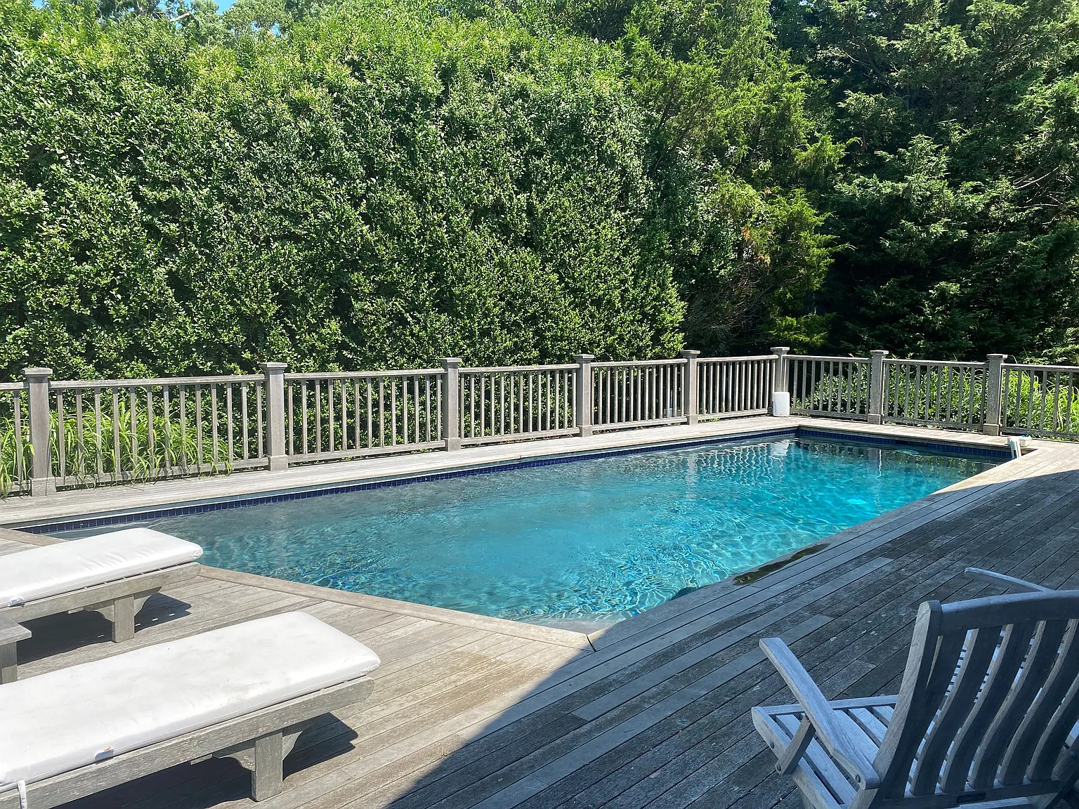 Stunning Waterfront overlooking Long Island Sound. — Photo 2