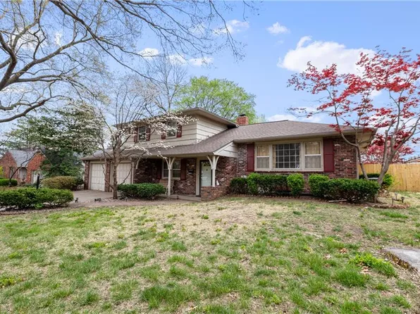 7211 W 100th Pl, Overland Park, KS 66212