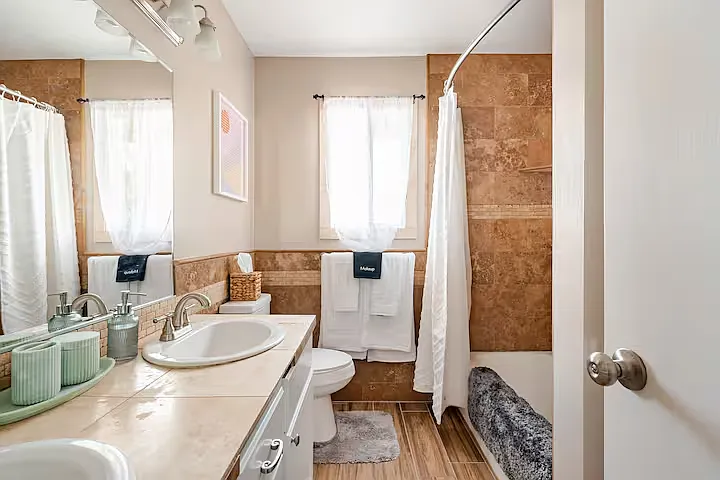 1104 E Campus Dr — Photo 43