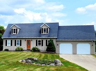 8400 Limeridge Rd, Ravenna, OH 44266