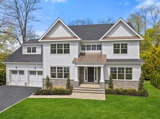 20 Carthage Ln, Scarsdale, NY 10583