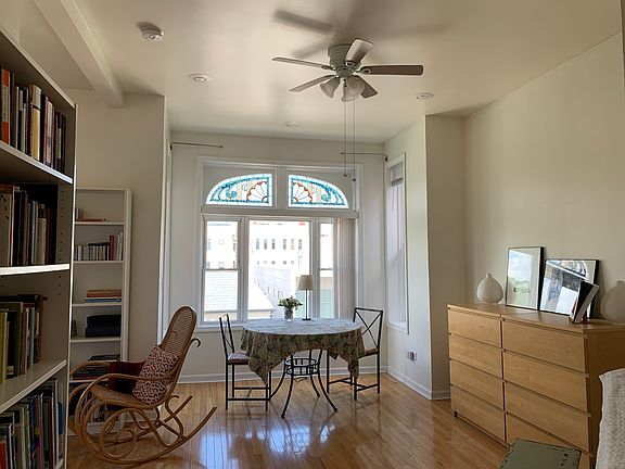 3rd image of 1413 W Superior St #3