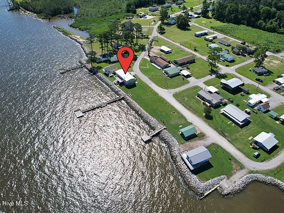 2nd image of 598 Beach Road