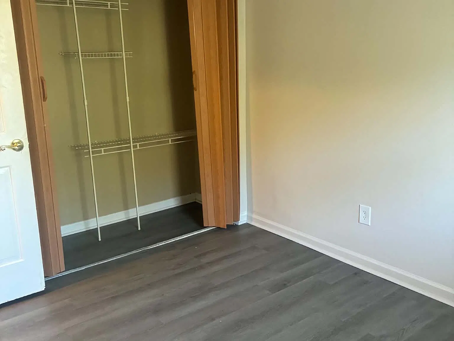 2 bed, 1000 sqft, $975 — Photo 2