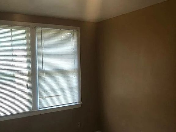3rd image of 1554 W 29th St