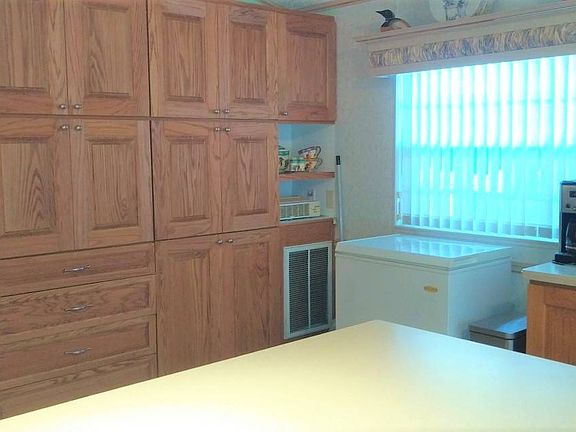 3rd image of 930 Saint George Dr