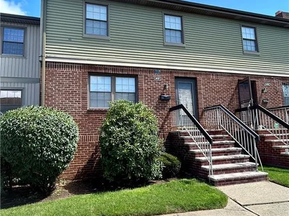 615 Maple Hill Dr, Woodbridge, NJ 07095