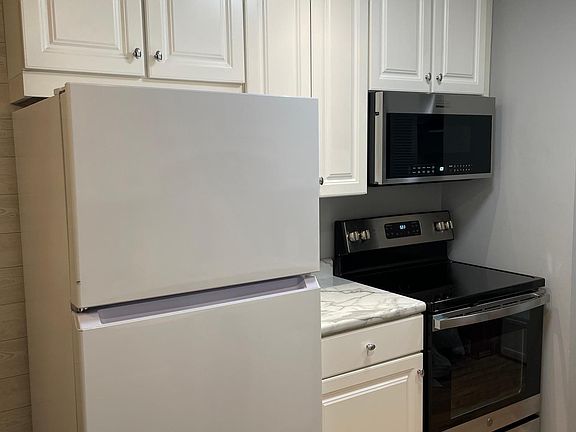 3rd image of 2800 Hillsboro Ave N APT 105
