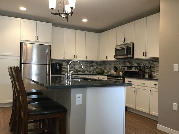 5th image of 1539 Selby Ave