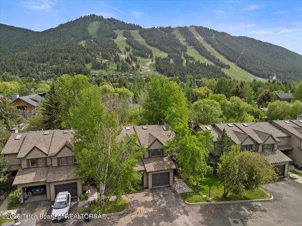 490 E Pearl Ave, Jackson, WY 83001