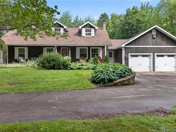 142 Niagara Rd, Coverdale, NB E1J 1H8