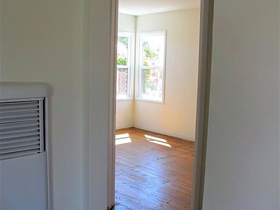 5th image of 626 S San Jacinto Dr