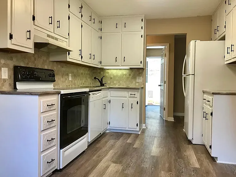 4360 Marjorie Rd — Photo 8