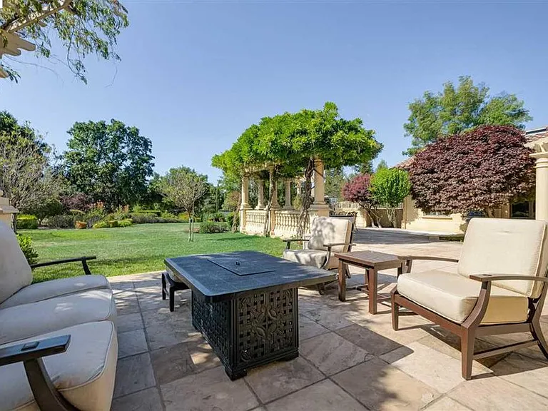 865 Piemonte Dr — Photo 6