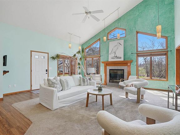 5th image of 665 Andrews Ct